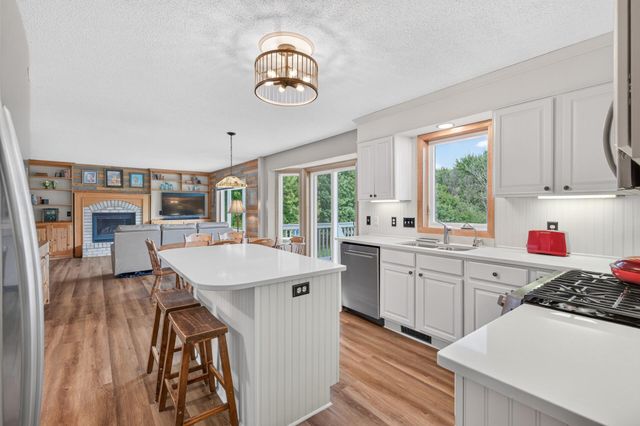 17071 Georgetown Court, Rosemount, MN 55068