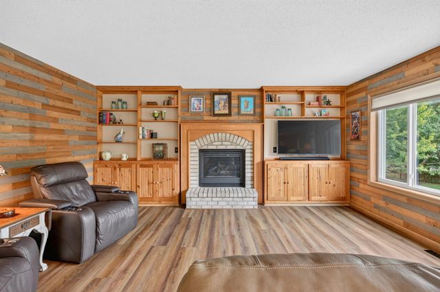 17071 Georgetown Court, Rosemount, MN 55068