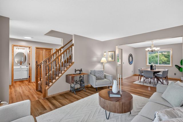 17071 Georgetown Court, Rosemount, MN 55068