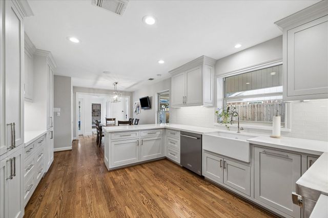 6151 Briar Rose Drive, Houston, TX 77057