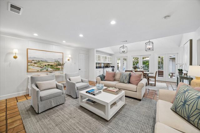 6151 Briar Rose Drive, Houston, TX 77057