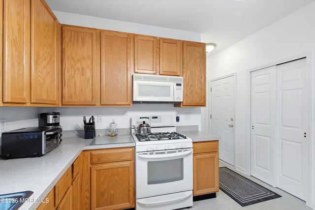 6 Mitchell Lane, Jackson, NJ 08527