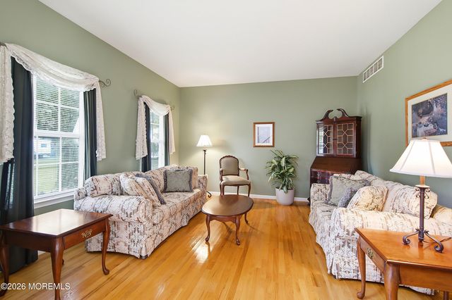 6 Mitchell Lane, Jackson, NJ 08527
