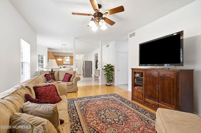 6 Mitchell Lane, Jackson, NJ 08527