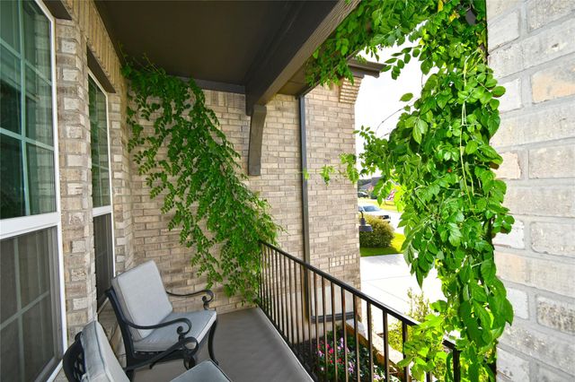 249 Running Bird RD, Austin, TX 78737