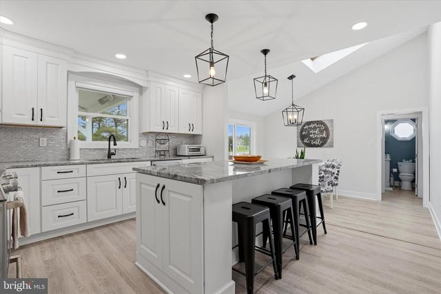 2240 CLOVERLY CIR, Jamison, PA 18929