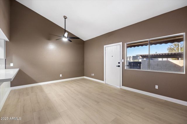 3207 W LOMA Lane 5, Phoenix, AZ 85051