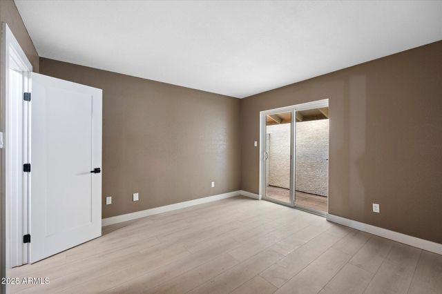 3207 W LOMA Lane 5, Phoenix, AZ 85051