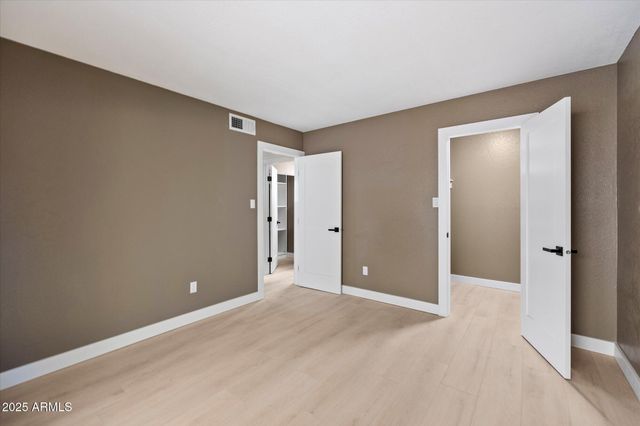 3207 W LOMA Lane 5, Phoenix, AZ 85051