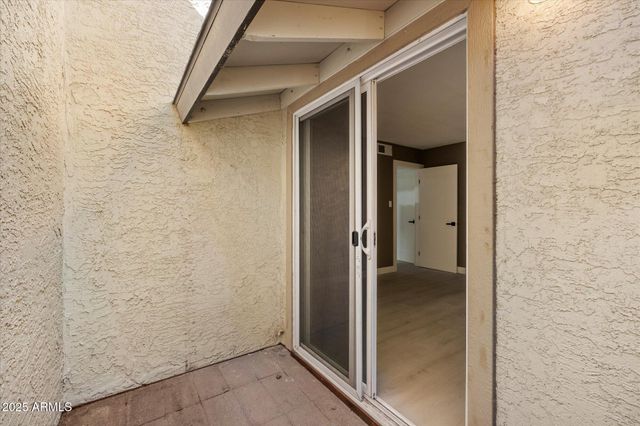 3207 W LOMA Lane 5, Phoenix, AZ 85051