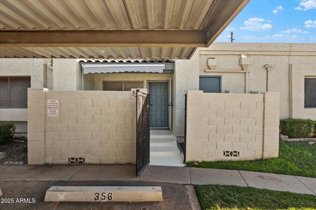 3207 W LOMA Lane 5, Phoenix, AZ 85051