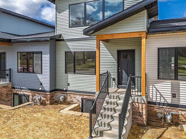 226 S Dewey Avenue, Reedsburg, WI 53959