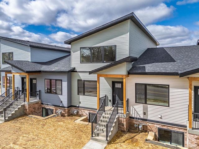 226 S Dewey Avenue, Reedsburg, WI 53959