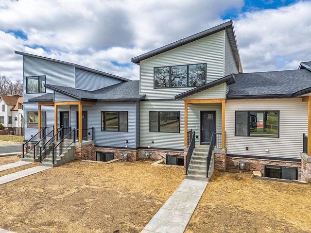 226 S Dewey Avenue, Reedsburg, WI 53959