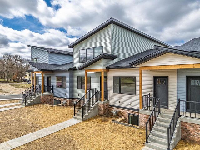 226 S Dewey Avenue, Reedsburg, WI 53959