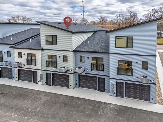 226 S Dewey Avenue, Reedsburg, WI 53959