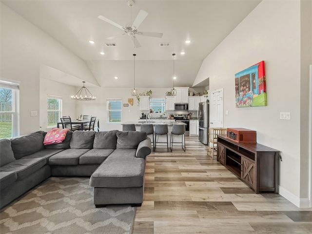 1406 Live Oak Street, Sulphur Springs, TX 75482