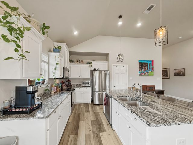 1406 Live Oak Street, Sulphur Springs, TX 75482