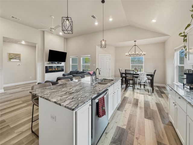 1406 Live Oak Street, Sulphur Springs, TX 75482