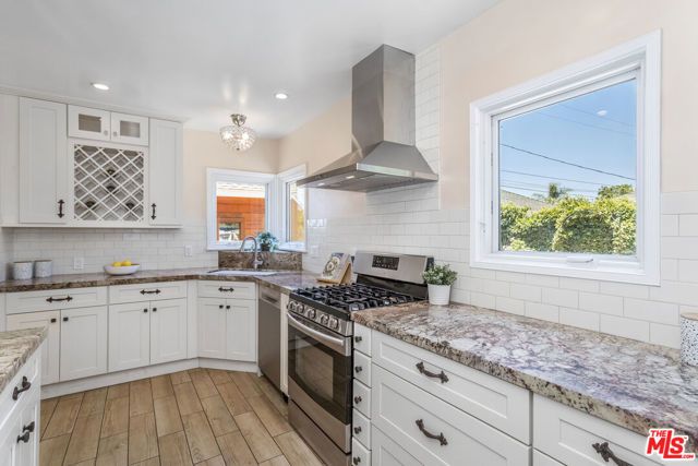 5967 Carpenter Avenue, Valley Village, CA 91607