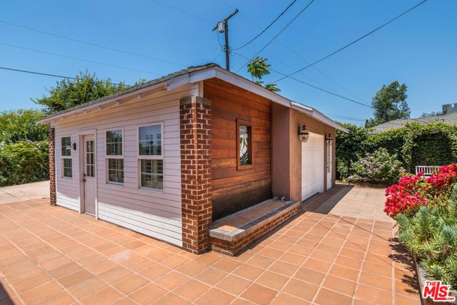 5967 Carpenter Avenue, Valley Village, CA 91607