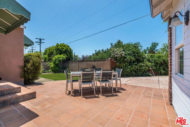 5967 Carpenter Avenue, Valley Village, CA 91607