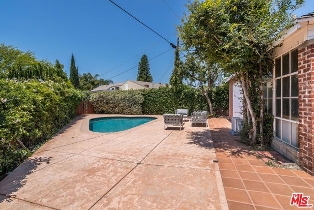 5967 Carpenter Avenue, Valley Village, CA 91607