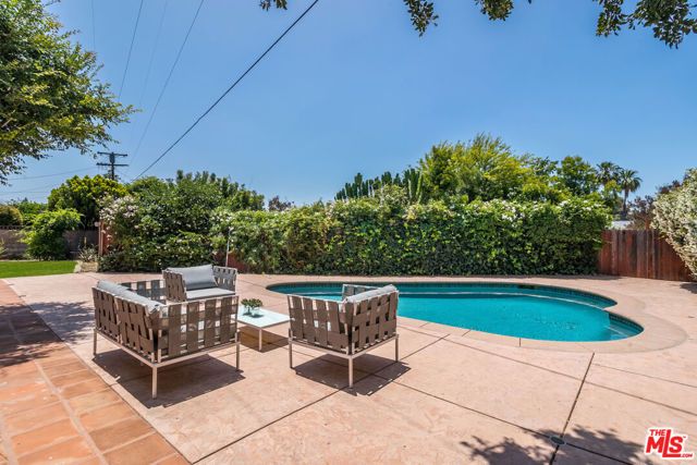 5967 Carpenter Avenue, Valley Village, CA 91607