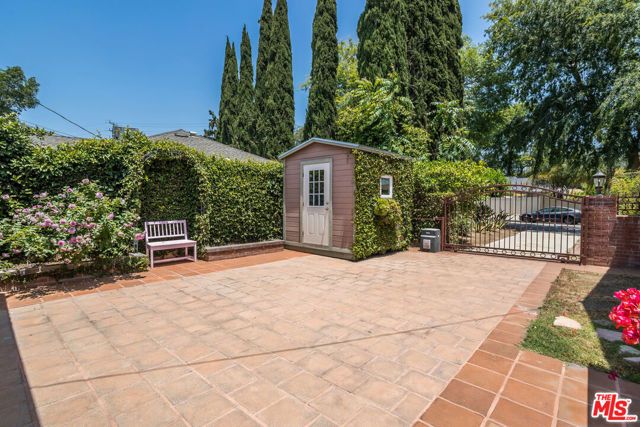 5967 Carpenter Avenue, Valley Village, CA 91607