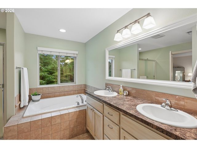 504 N ALLEN CREEK Dr, Ridgefield, WA 98642