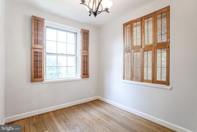 2925 S DINWIDDIE ST, Arlington, VA 22206