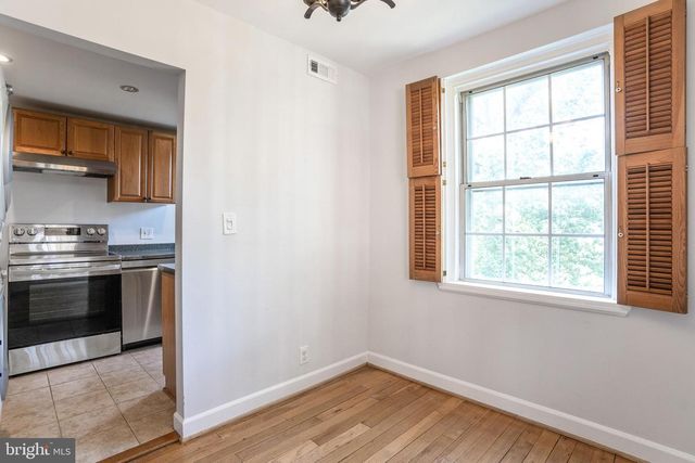 2925 S DINWIDDIE ST, Arlington, VA 22206