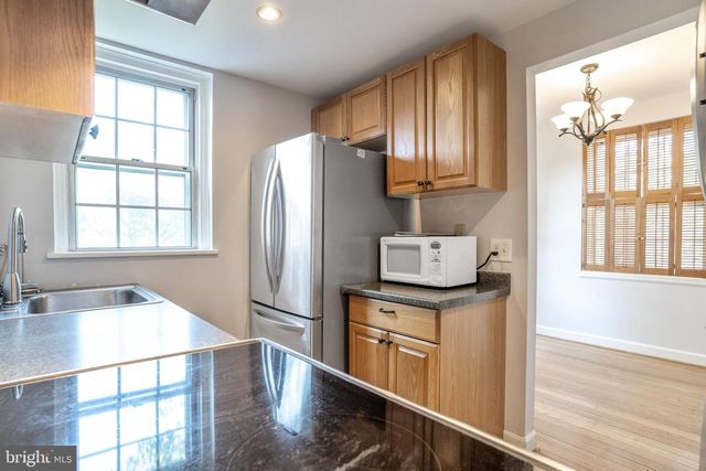2925 S DINWIDDIE ST, Arlington, VA 22206