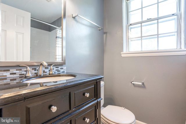 2925 S DINWIDDIE ST, Arlington, VA 22206