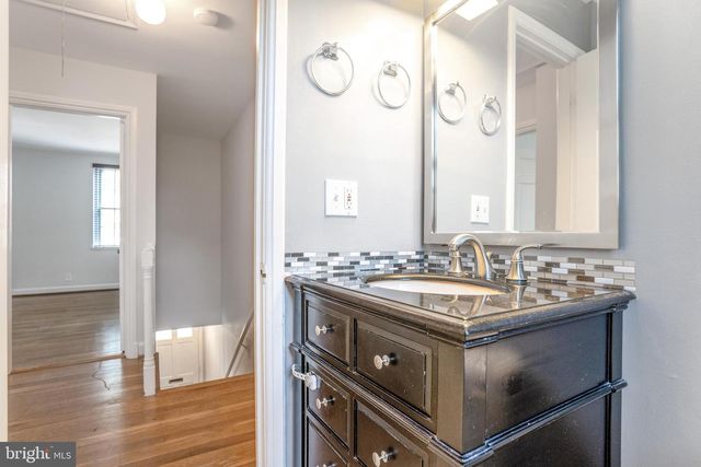 2925 S DINWIDDIE ST, Arlington, VA 22206