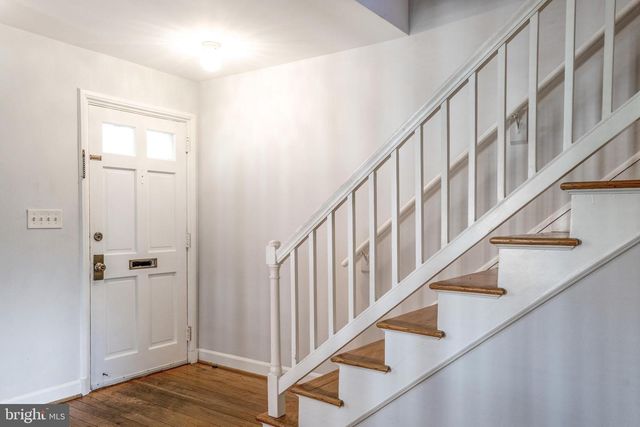 2925 S DINWIDDIE ST, Arlington, VA 22206