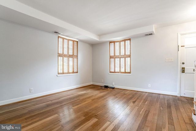 2925 S DINWIDDIE ST, Arlington, VA 22206