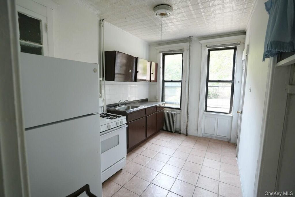 1881 Putnam Avenue, Ridgewood, NY 11385 — photo 2