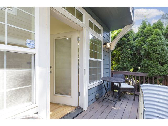 2150 Ne MULTNOMAH St, Portland, OR 97232