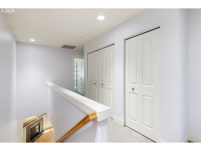 2150 Ne MULTNOMAH St, Portland, OR 97232