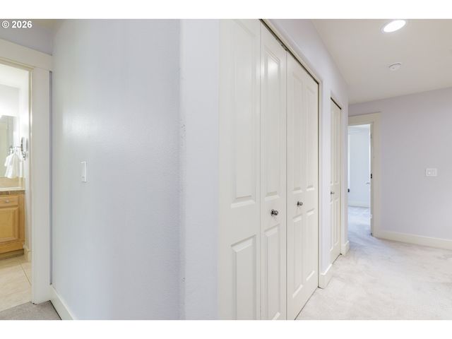 2150 Ne MULTNOMAH St, Portland, OR 97232