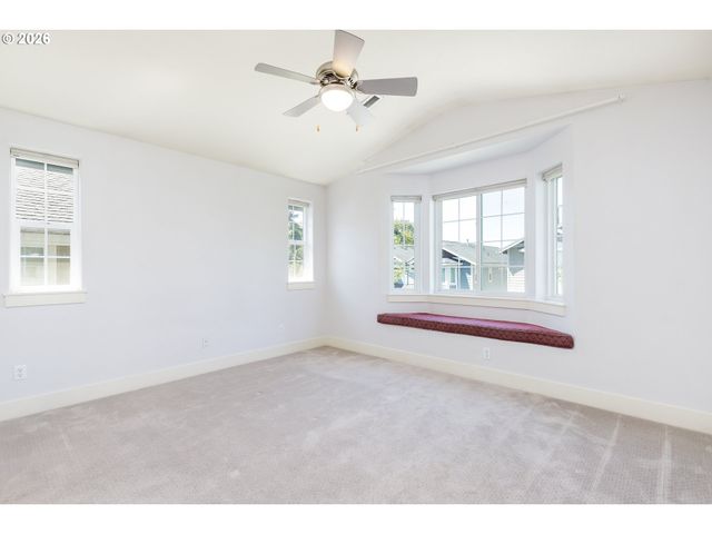2150 Ne MULTNOMAH St, Portland, OR 97232