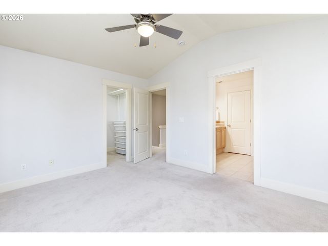 2150 Ne MULTNOMAH St, Portland, OR 97232