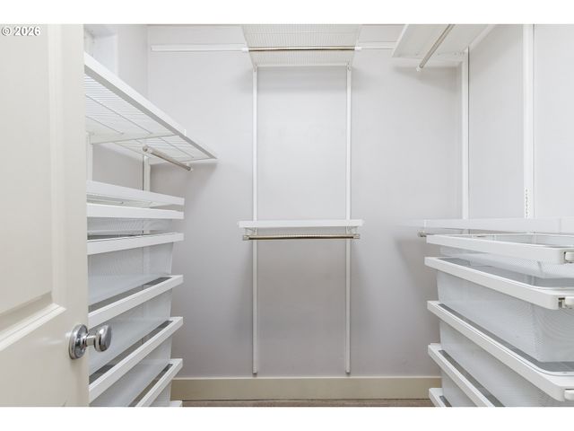 2150 Ne MULTNOMAH St, Portland, OR 97232