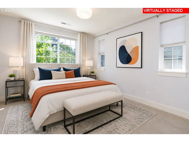 2150 Ne MULTNOMAH St, Portland, OR 97232