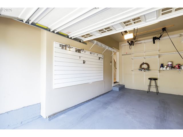 2150 Ne MULTNOMAH St, Portland, OR 97232