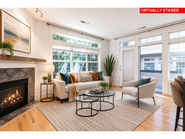 2150 Ne MULTNOMAH St, Portland, OR 97232