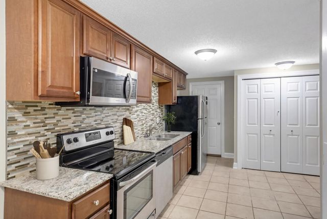 20840 Hidden Ponds Drive, Rogers, MN 55374