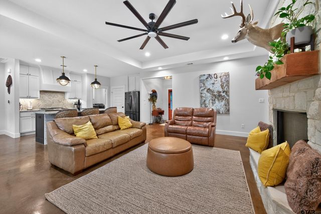 6371 Mill Run Rd., Athens, TX 75751