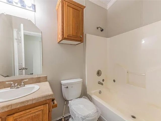 121 Windy Creek, Springtown, TX 76082